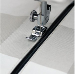 PÓŁSTOPKA DO WSZYWANIA ZAMKÓW JANOME (WAHADŁOWY)