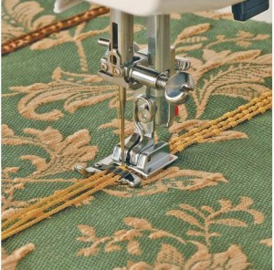 STOPKA DO NASZYWANIA OZDOBNYCH SZNURKÓW JANOME (WAHADŁOWY)