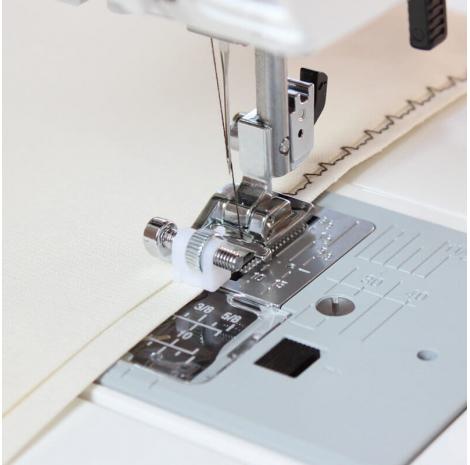 janome-820817015-stopka-do-sciegu-krytego-z-prowadnikiem.jpg