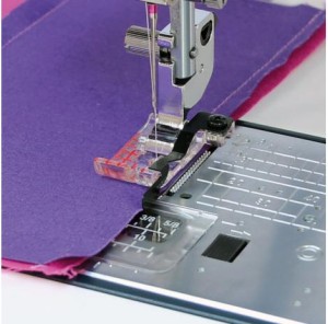 STOPKA Z PROWADNIKIEM JANOME 2 W 1 (ROTACYJNY 9 MM)